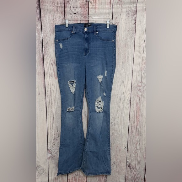 Fashion nova jeans 💕 - Picture 1 of 3